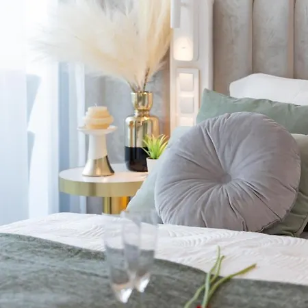 Royallux Waves & - Sea View From Balcony By Renters Prestige * מידזיזדרויה