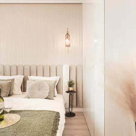 Royallux Waves & - Sea View From Balcony By Renters Prestige *