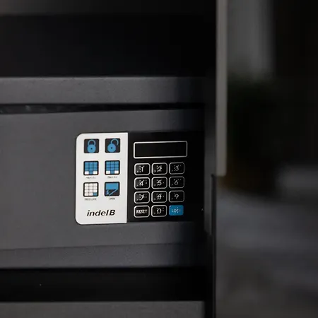 Royallux Waves & - Sea View From Balcony By Renters Prestige Apartment