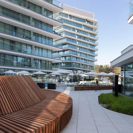 Royallux Waves & - Sea View From Balcony By Renters Prestige Apartment