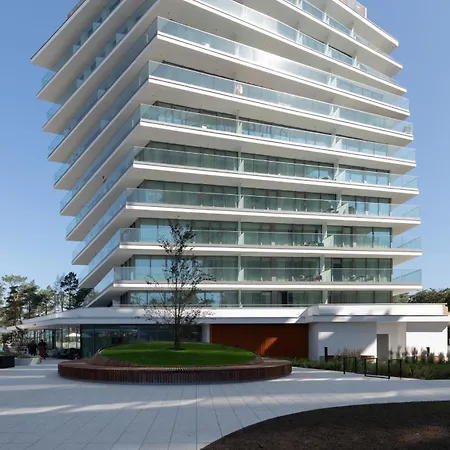 Royallux Waves & - Sea View From Balcony By Renters Prestige Apartment *