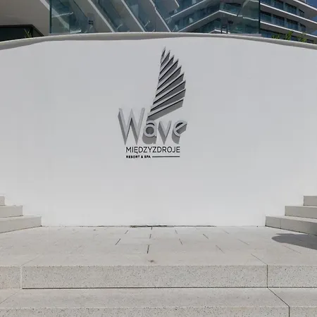 Royallux Waves & - Sea View From Balcony By Renters Prestige *