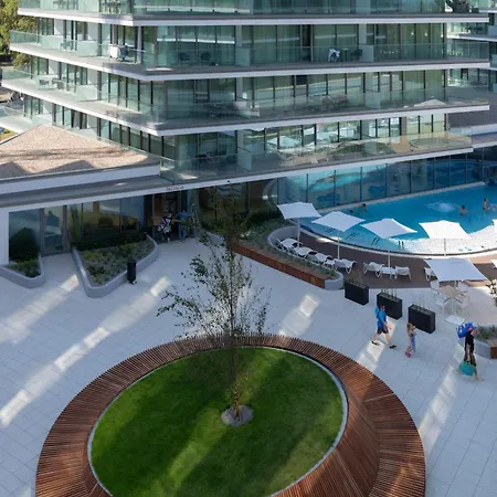 Royallux Waves & - Sea View From Balcony By Renters Prestige