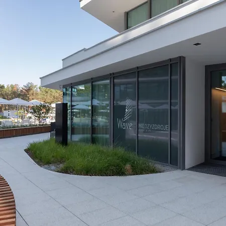 Royallux Waves & - Sea View From Balcony By Renters Prestige Apartment