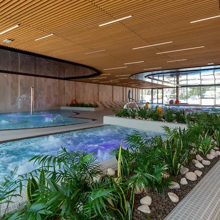 Royallux Waves & - Sea View From Balcony By Renters Prestige Appartement *